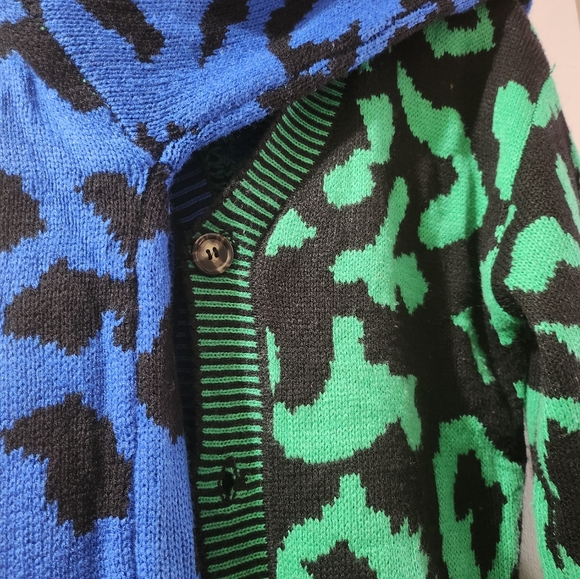 Sweater - Picture 3 of 3